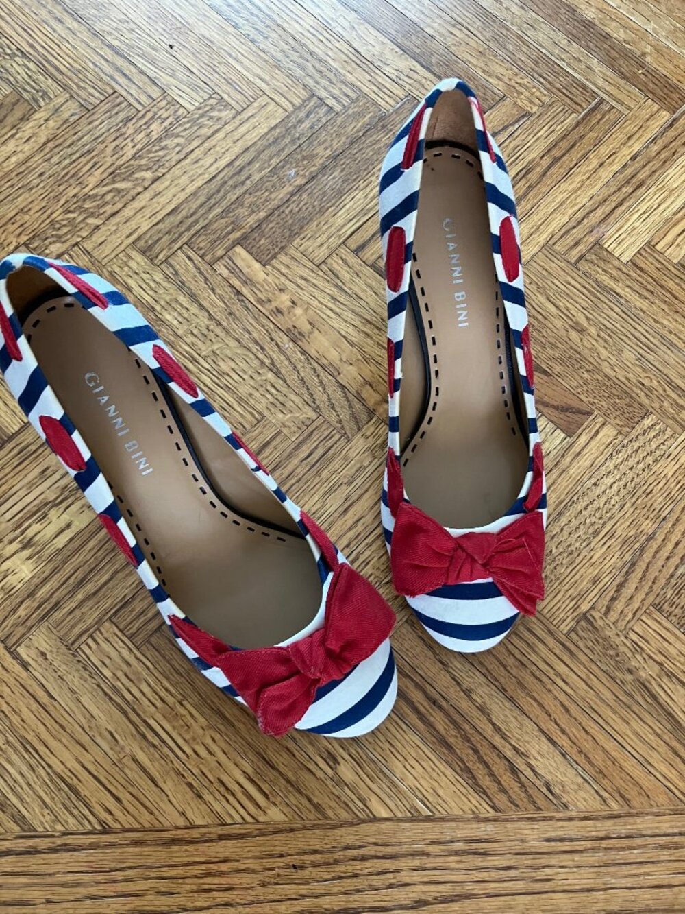 Gianni Bini Sassy Heels - Picture 2 of 3